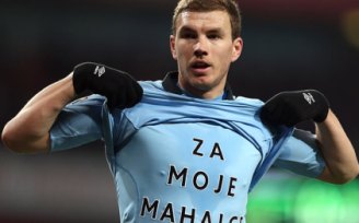 Mike Dean Starred as City Finally Beat Arsenal