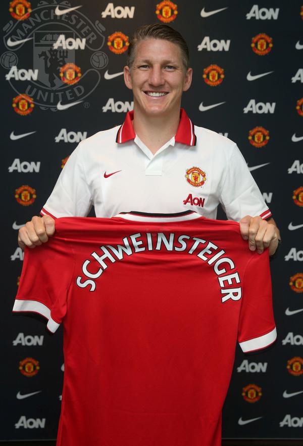 Schweni Holding Man United Shirt