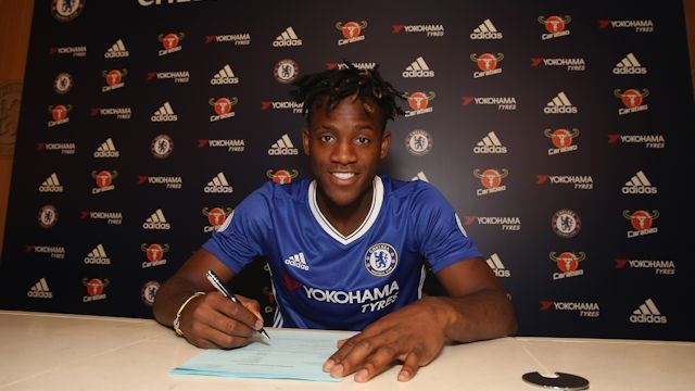 batshuayi-signs.img